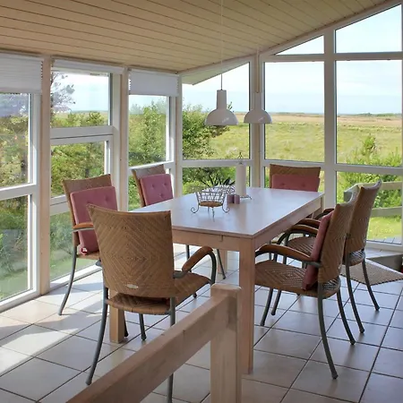 Annick - 300m From The Sea By Interhome *